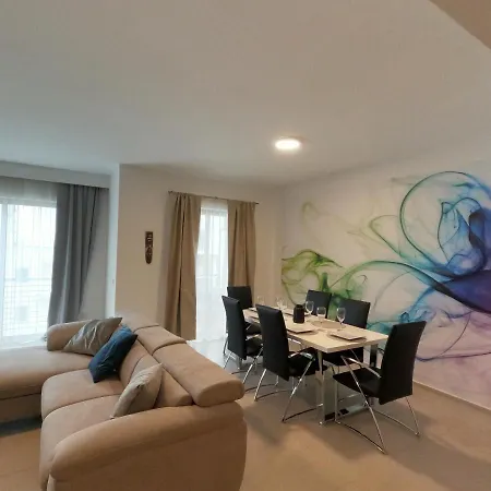 Apartment Korzo Saint Julian's