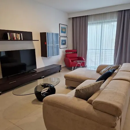 Korzo St. Julian`s Apartament