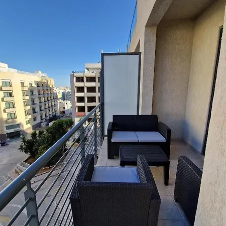 Korzo Apartment San Ġiljan