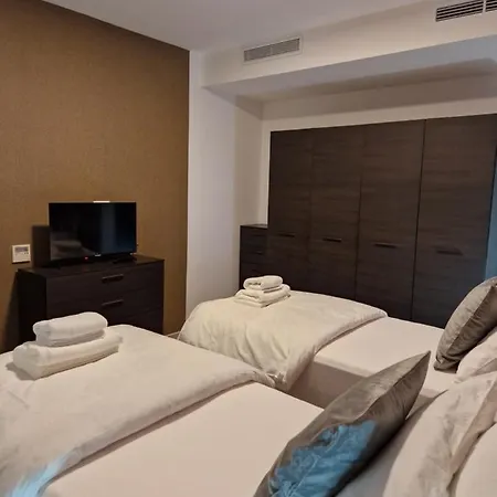 Korzo * Saint Julian's