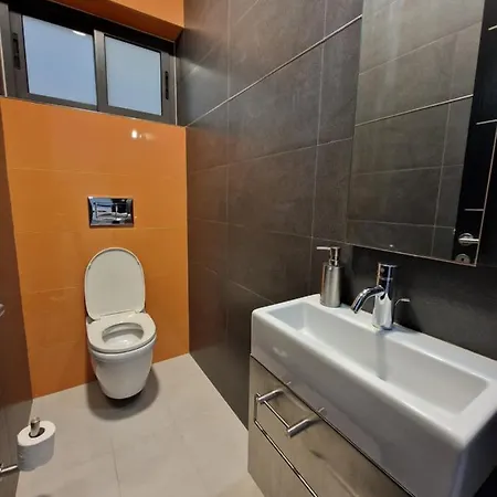 Korzo Daire Saint Julian's